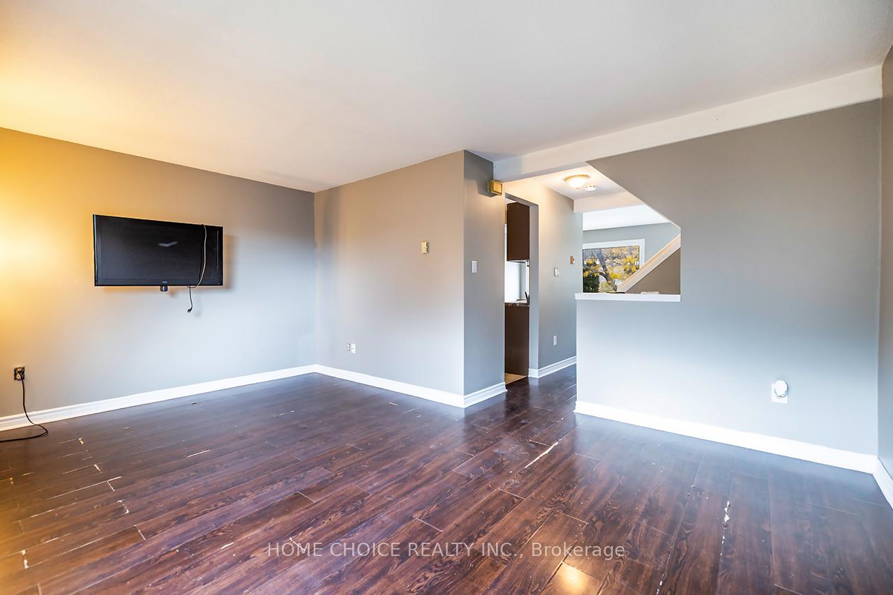 Photo 26 of 51 Park Lane Circle E, Clarington, Bowmanville — HOMEH
