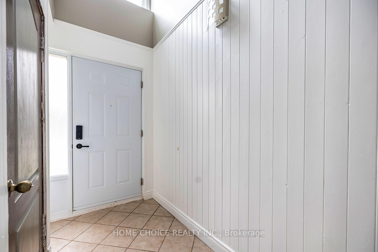 Photo 28 of 51 Park Lane Circle E, Clarington, Bowmanville — HOMEH