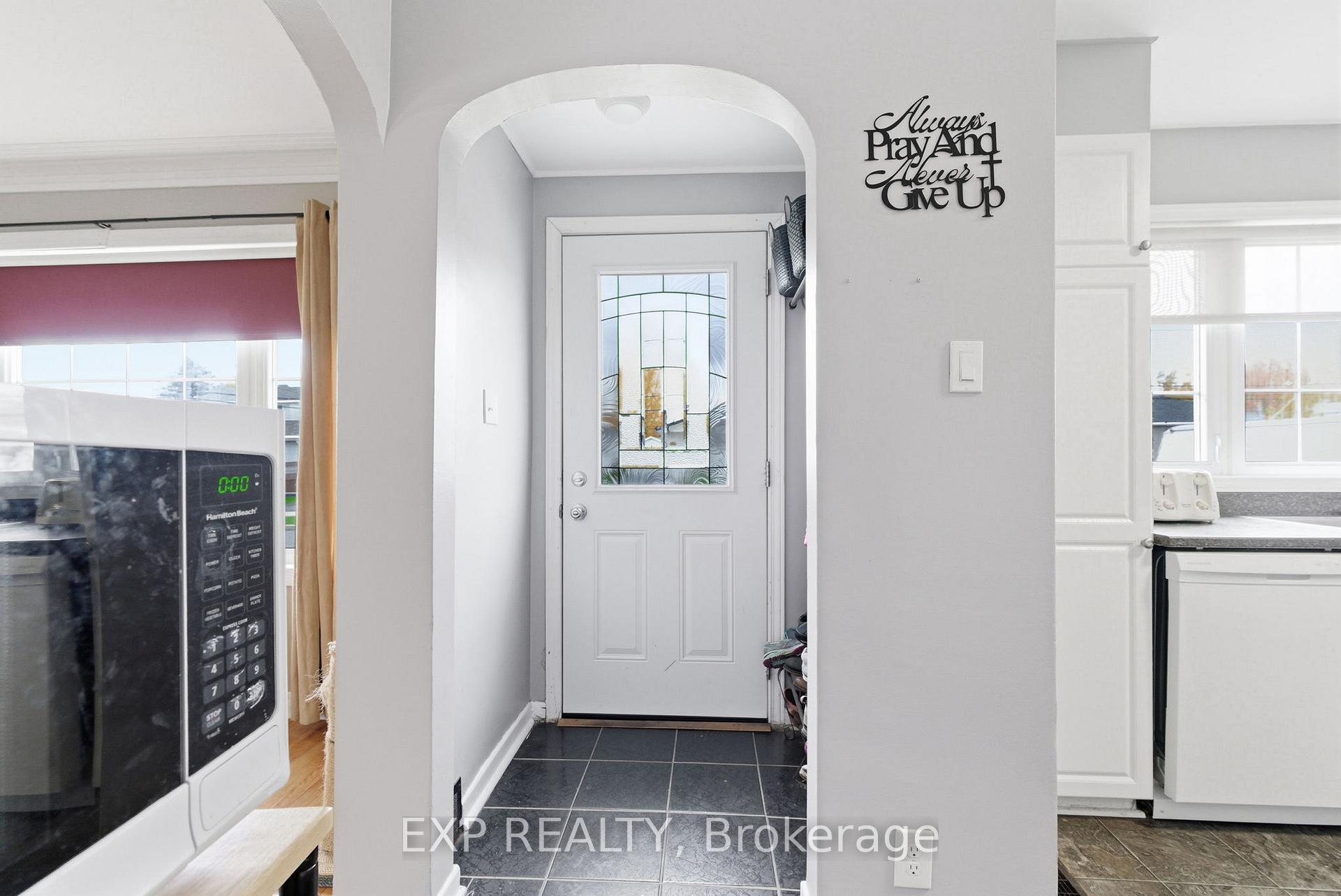 Photo 2 of 1119 Miron Avenue, Cornwall — HOMEH