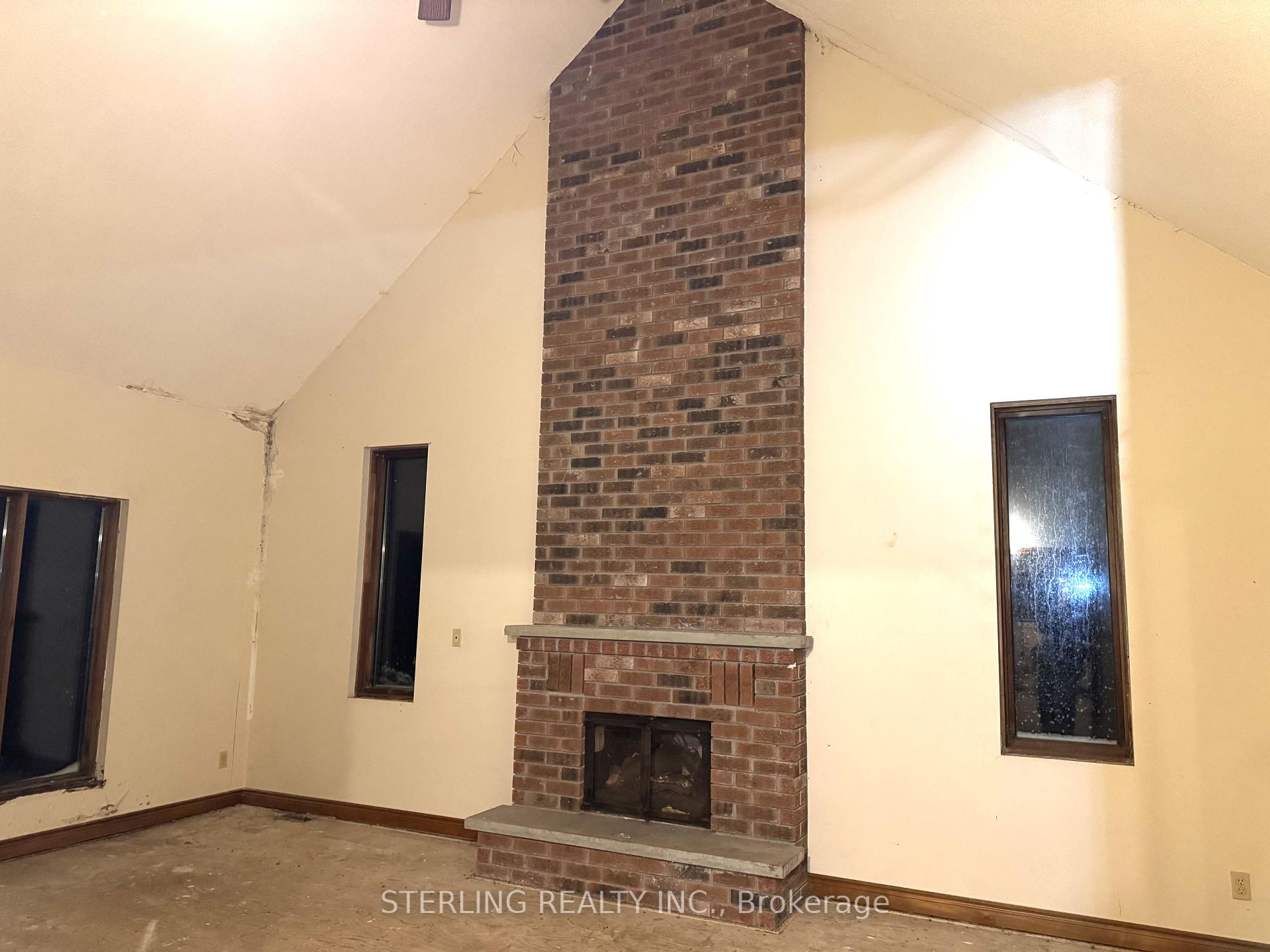 Photo 5 of 3976 Lakeshore Road, Clarington, Rural Clarington — HOMEH