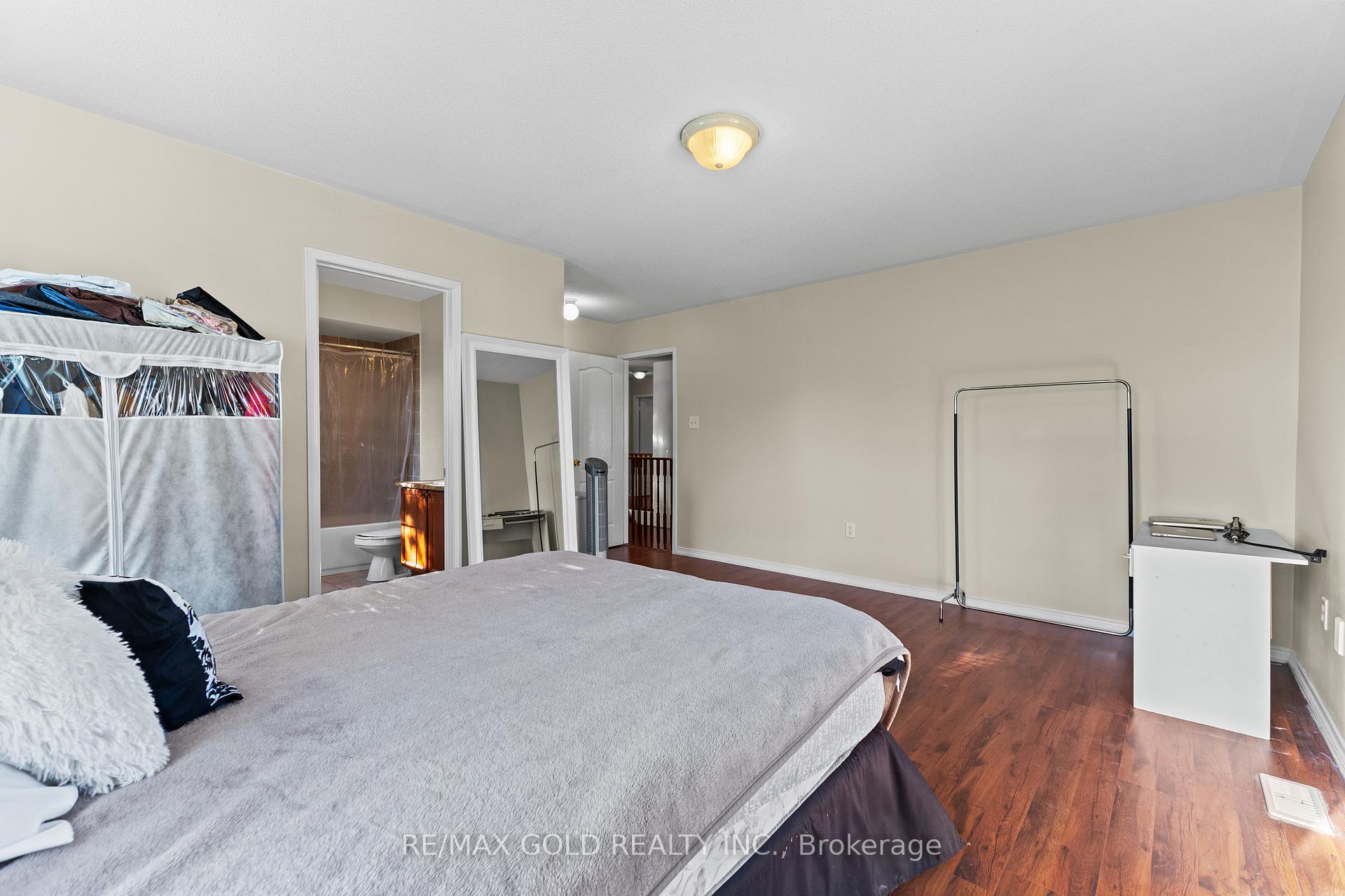 Photo 3 of 39 O'shea Crescent, Ajax, Northwest Ajax — HOMEH