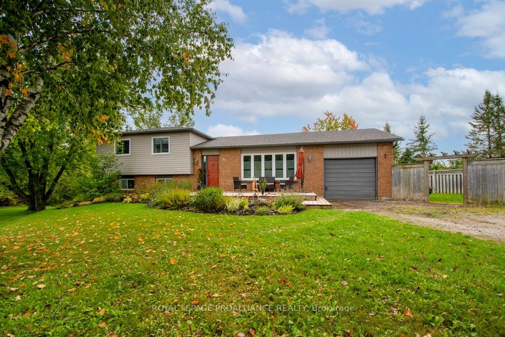 Photo 1 of 939 Alexander Drive, Cavan Monaghan, Cavan Twp — HOMEH