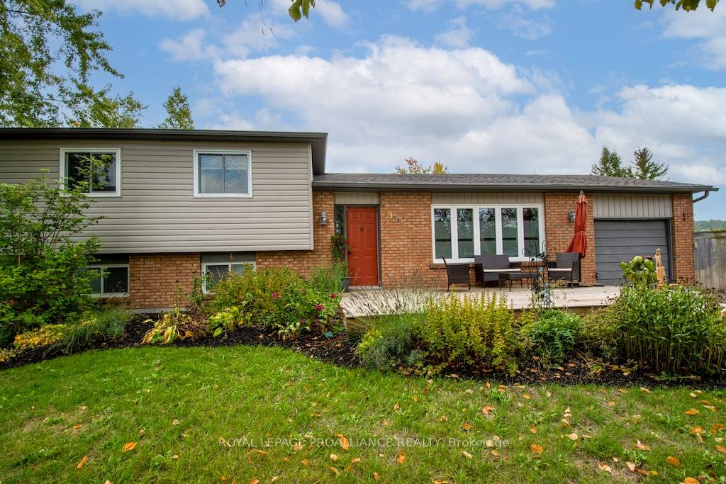 Photo 4 of 939 Alexander Drive, Cavan Monaghan, Cavan Twp — HOMEH