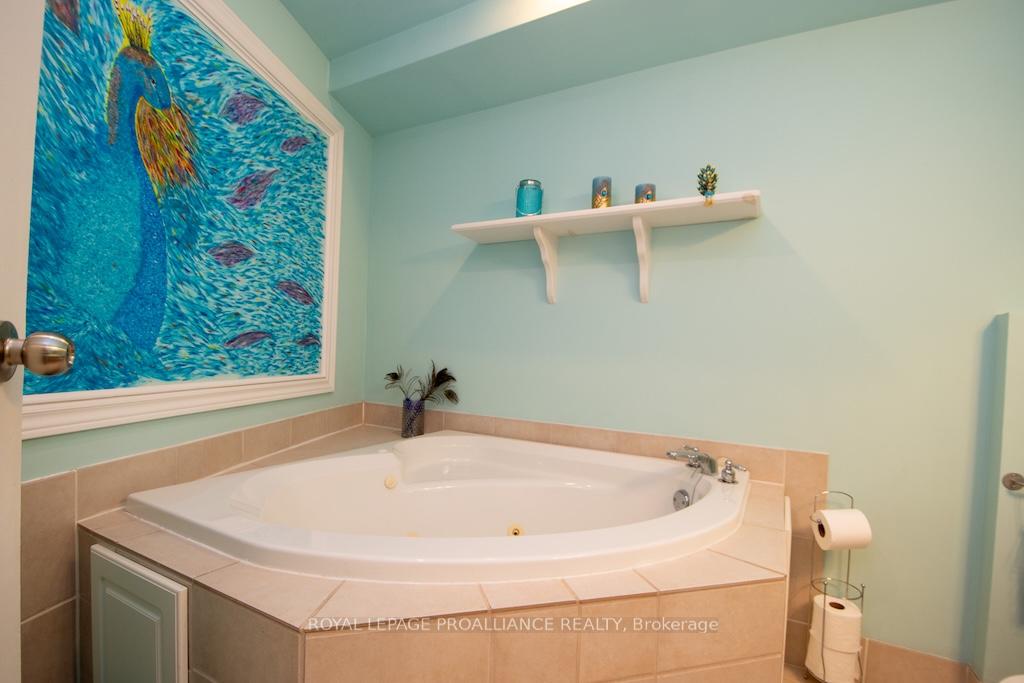 Photo 30 of 939 Alexander Drive, Cavan Monaghan, Cavan Twp — HOMEH