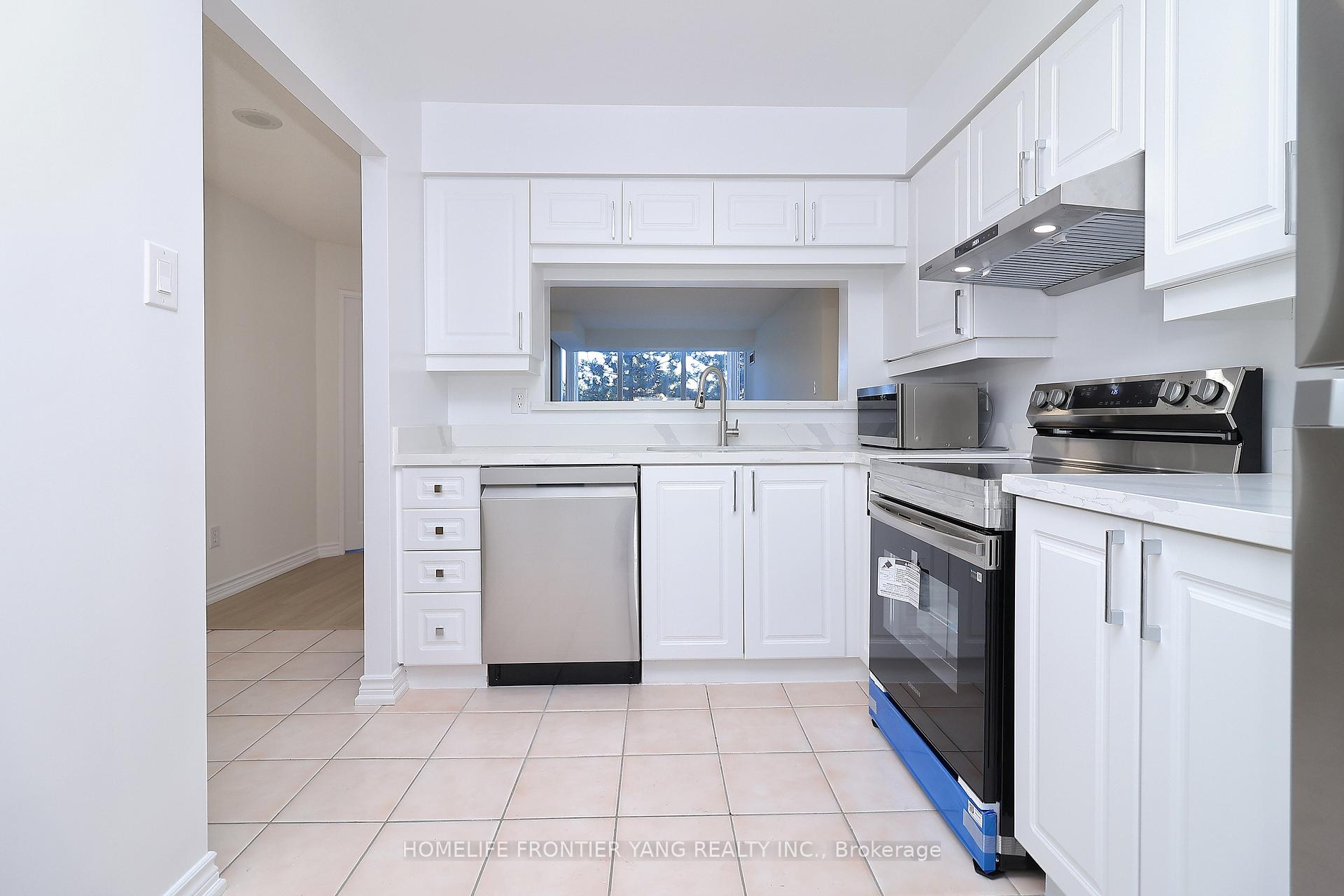 Photo 1 of Unit 303, 11 Townsgate Drive, Vaughan, Crestwood-Springfarm-Yorkhill — HOMEH