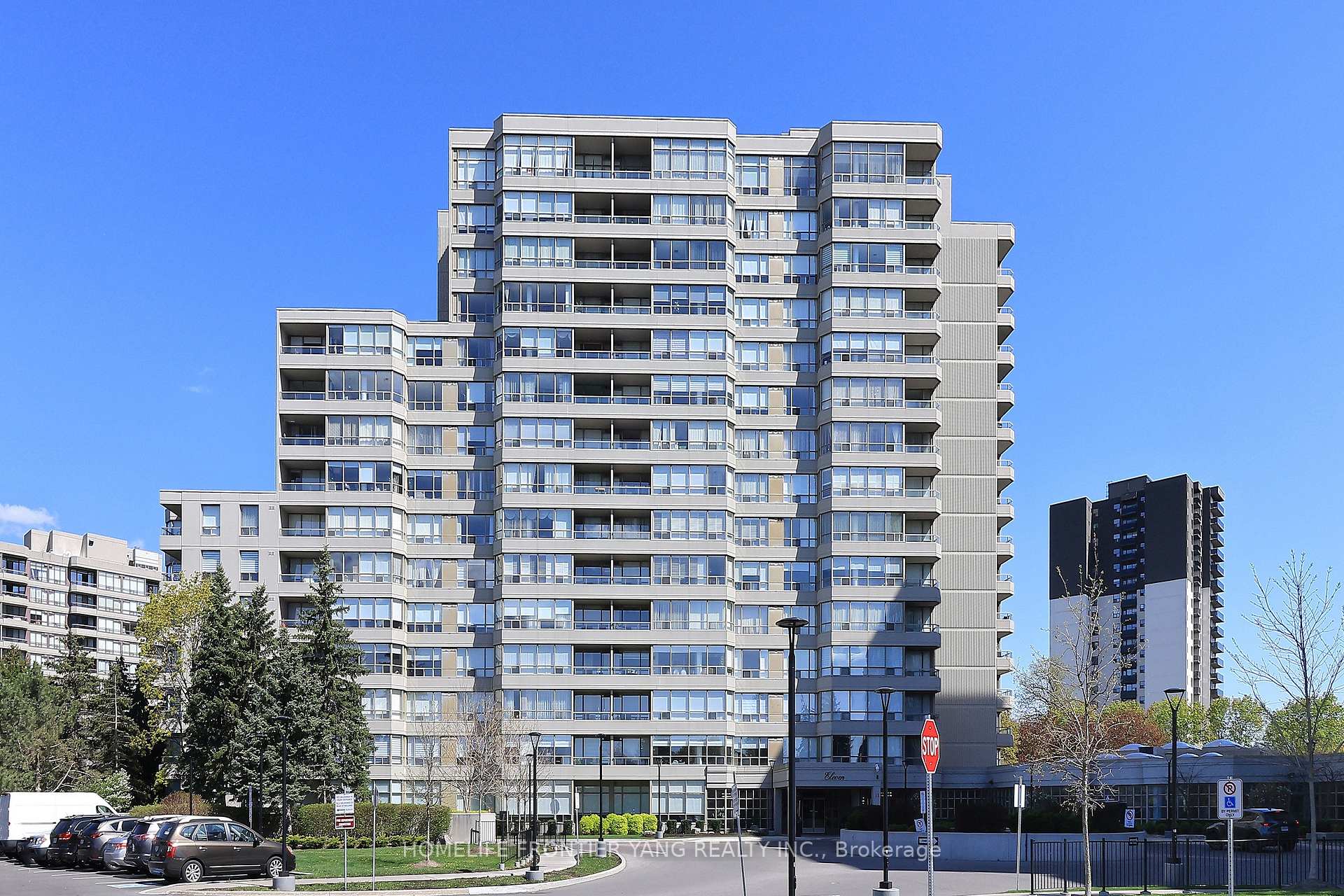 Photo 2 of Unit 303, 11 Townsgate Drive, Vaughan, Crestwood-Springfarm-Yorkhill — HOMEH