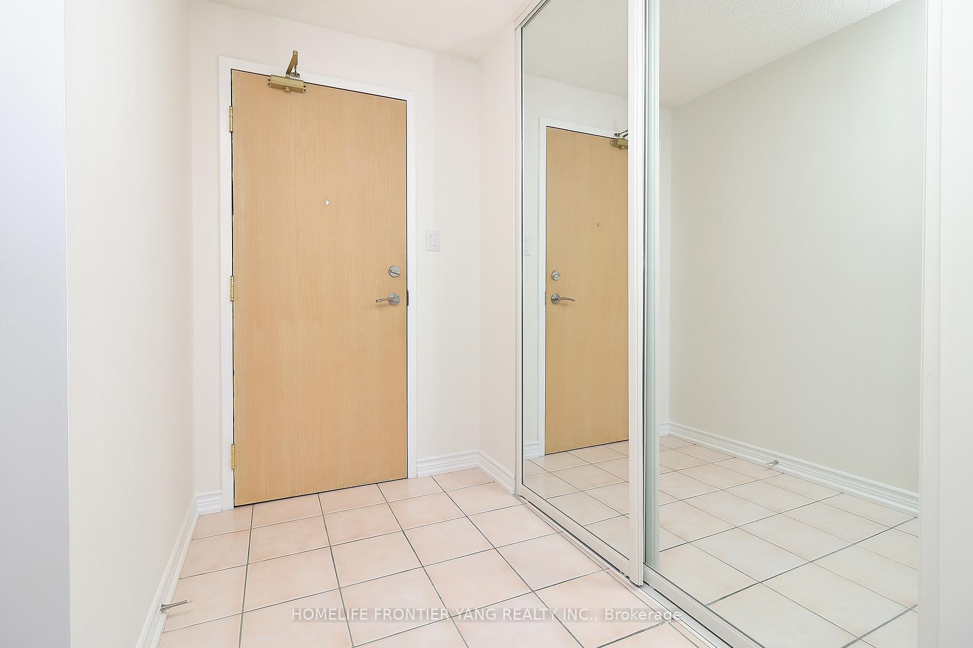Photo 3 of Unit 303, 11 Townsgate Drive, Vaughan, Crestwood-Springfarm-Yorkhill — HOMEH