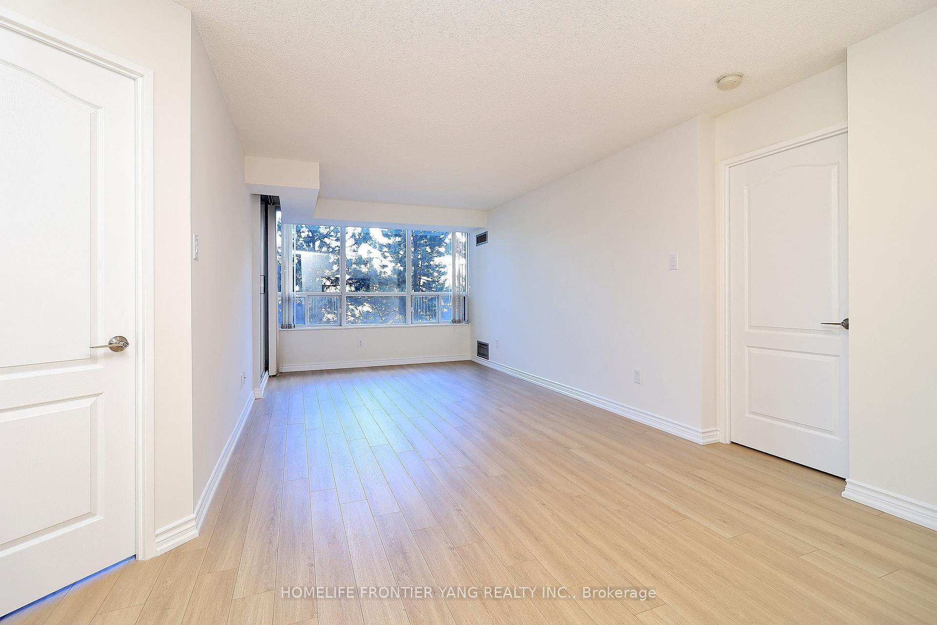 Photo 8 of Unit 303, 11 Townsgate Drive, Vaughan, Crestwood-Springfarm-Yorkhill — HOMEH