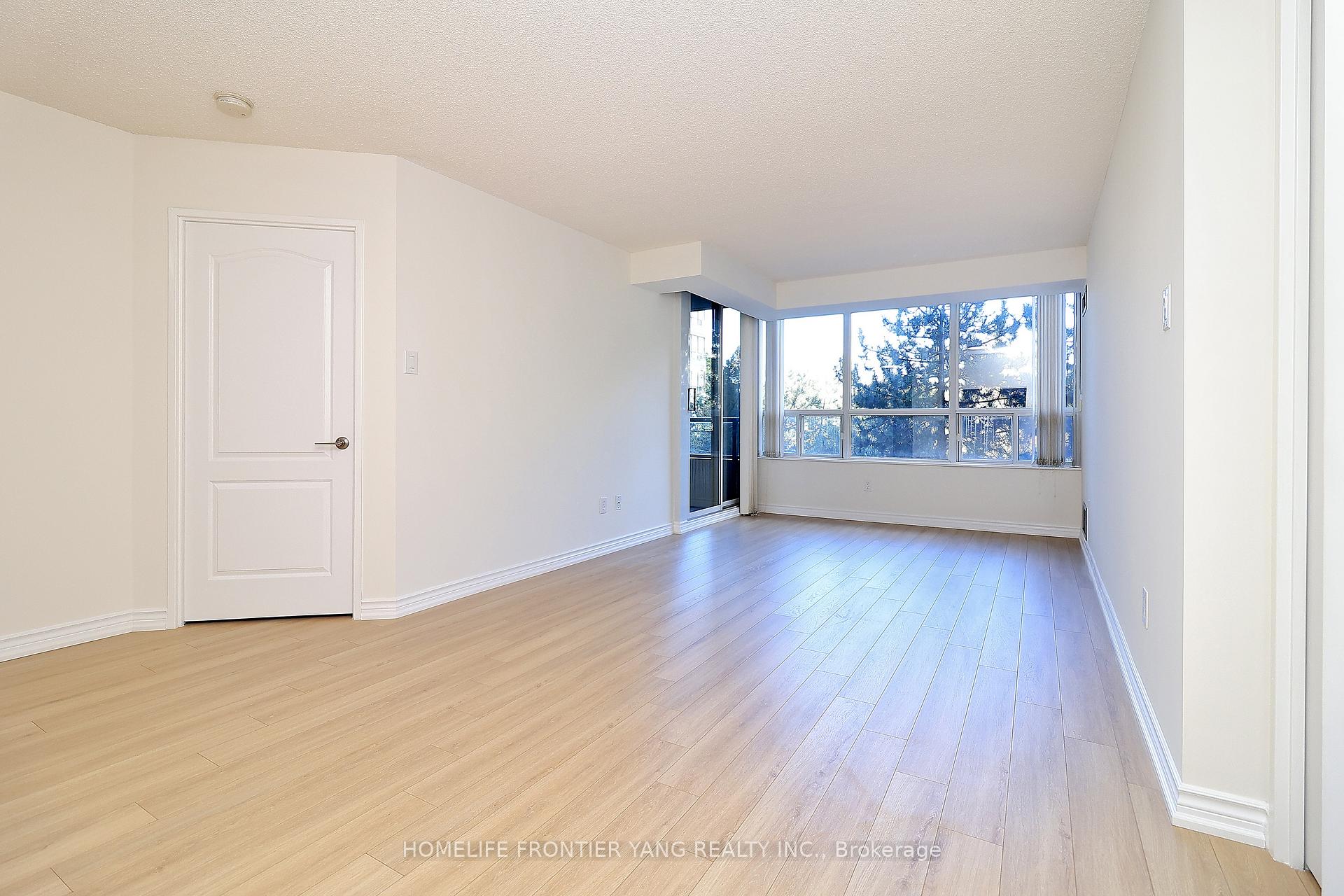 Photo 9 of Unit 303, 11 Townsgate Drive, Vaughan, Crestwood-Springfarm-Yorkhill — HOMEH
