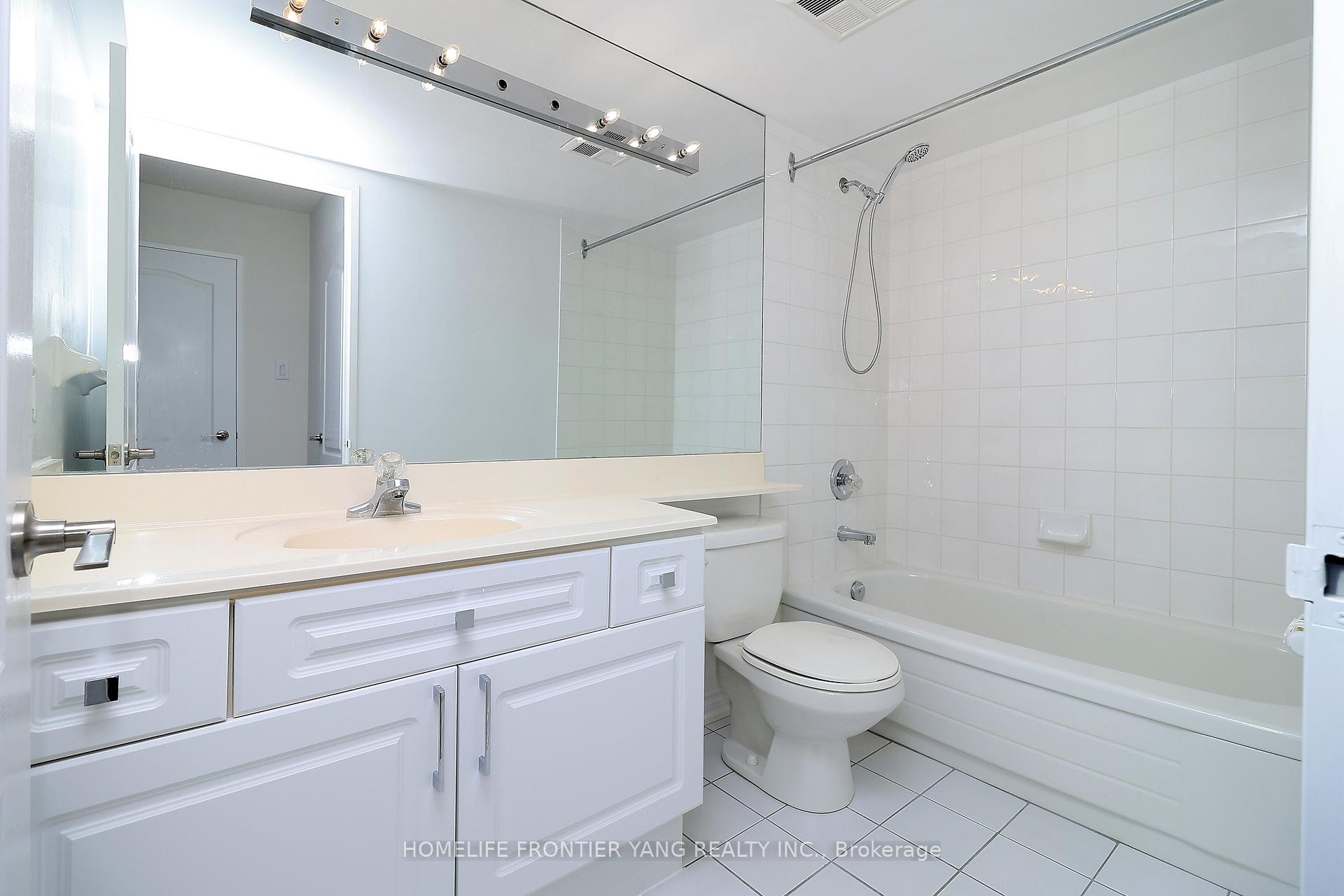 Photo 14 of Unit 303, 11 Townsgate Drive, Vaughan, Crestwood-Springfarm-Yorkhill — HOMEH