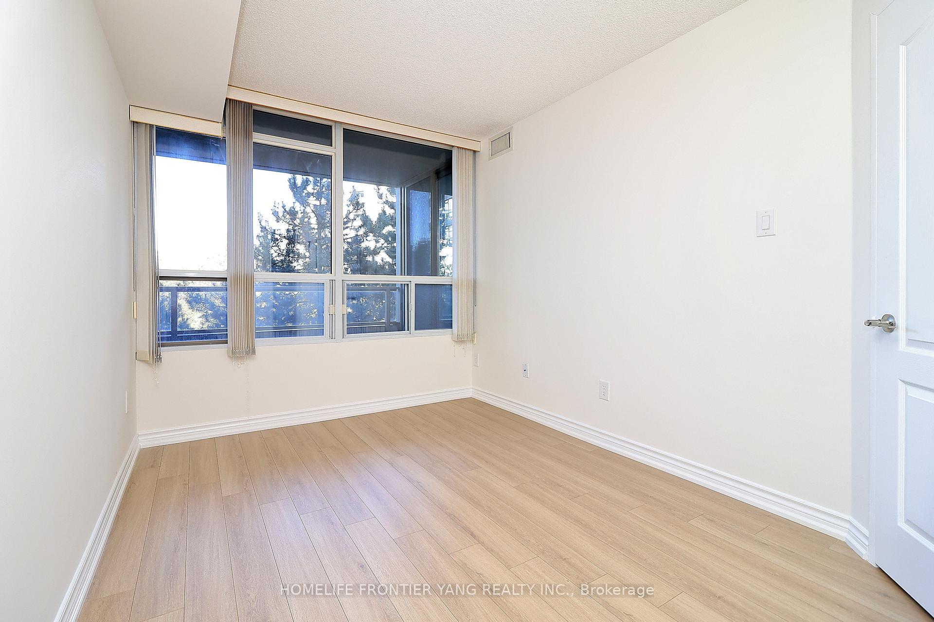 Photo 16 of Unit 303, 11 Townsgate Drive, Vaughan, Crestwood-Springfarm-Yorkhill — HOMEH