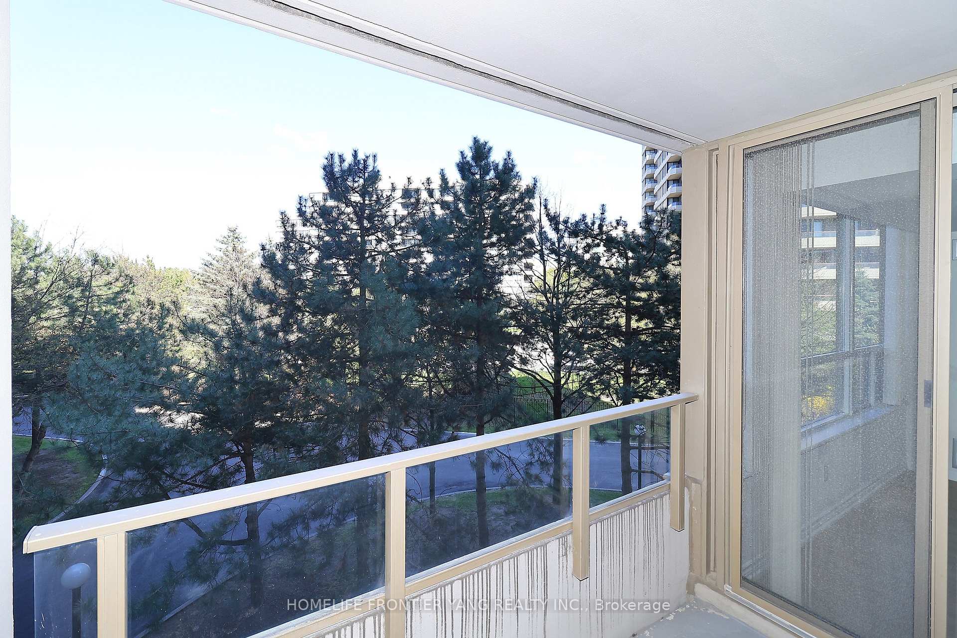 Photo 18 of Unit 303, 11 Townsgate Drive, Vaughan, Crestwood-Springfarm-Yorkhill — HOMEH