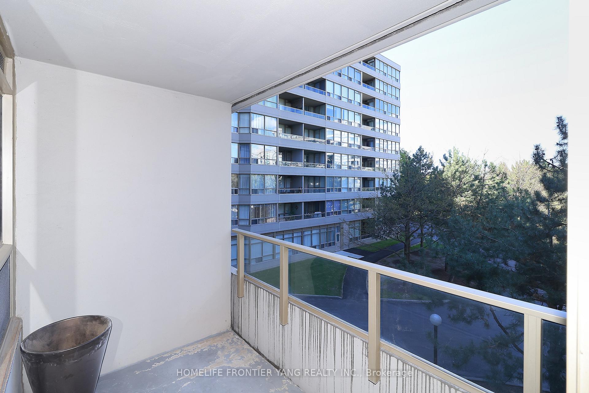 Photo 20 of Unit 303, 11 Townsgate Drive, Vaughan, Crestwood-Springfarm-Yorkhill — HOMEH