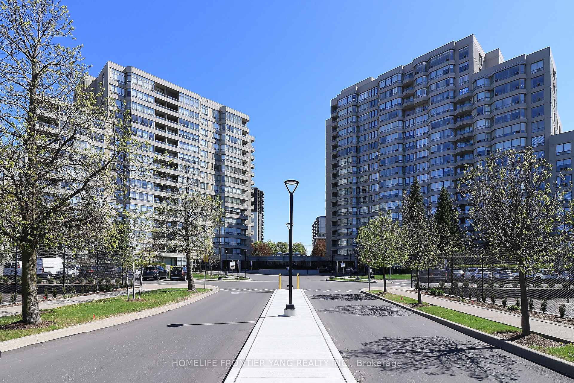 Photo 21 of Unit 303, 11 Townsgate Drive, Vaughan, Crestwood-Springfarm-Yorkhill — HOMEH