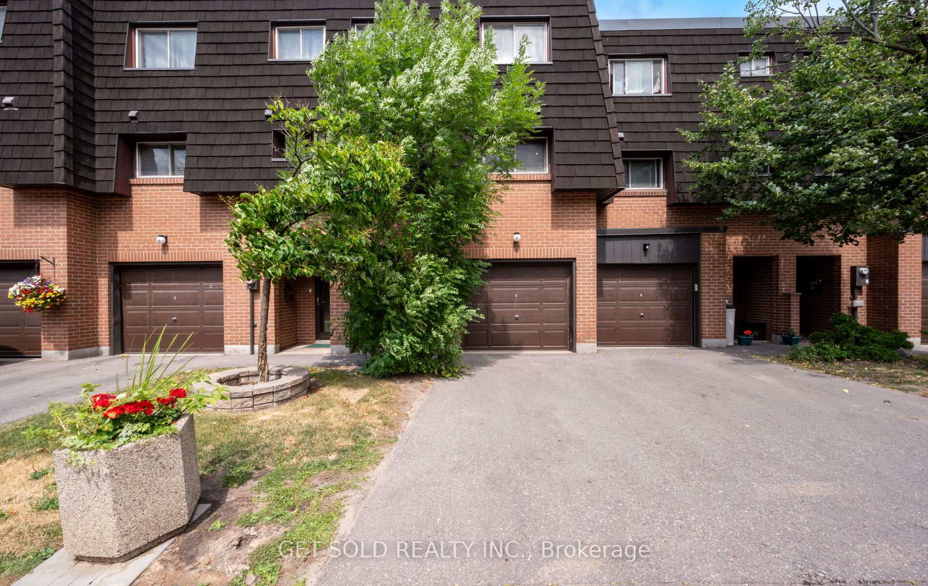 Front of 6 Darras Court