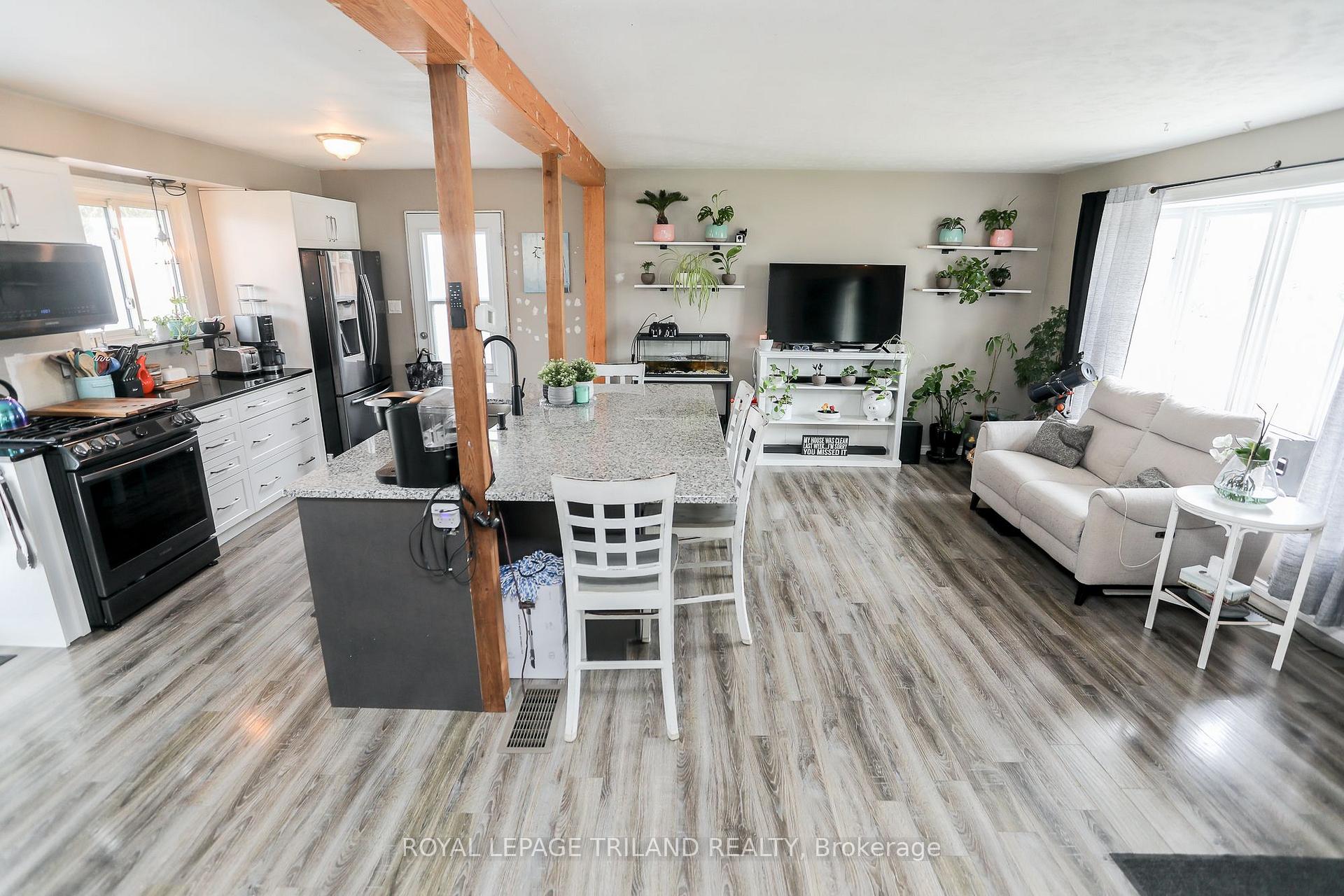 Photo 9 of 139 Coulter Avenue, Central Elgin, Rural Central Elgin — HOMEH