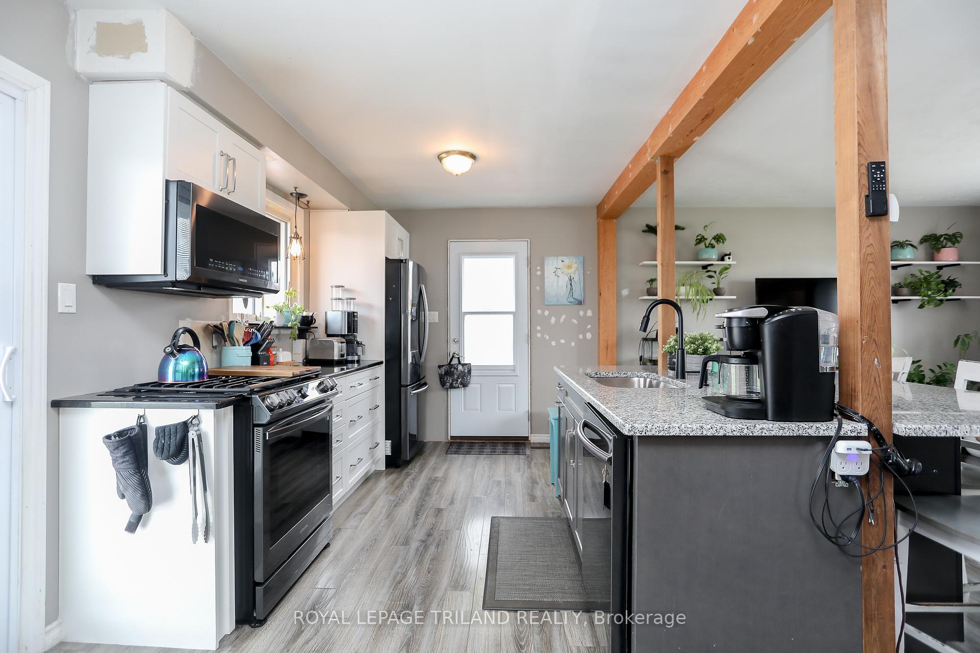 Photo 12 of 139 Coulter Avenue, Central Elgin, Rural Central Elgin — HOMEH