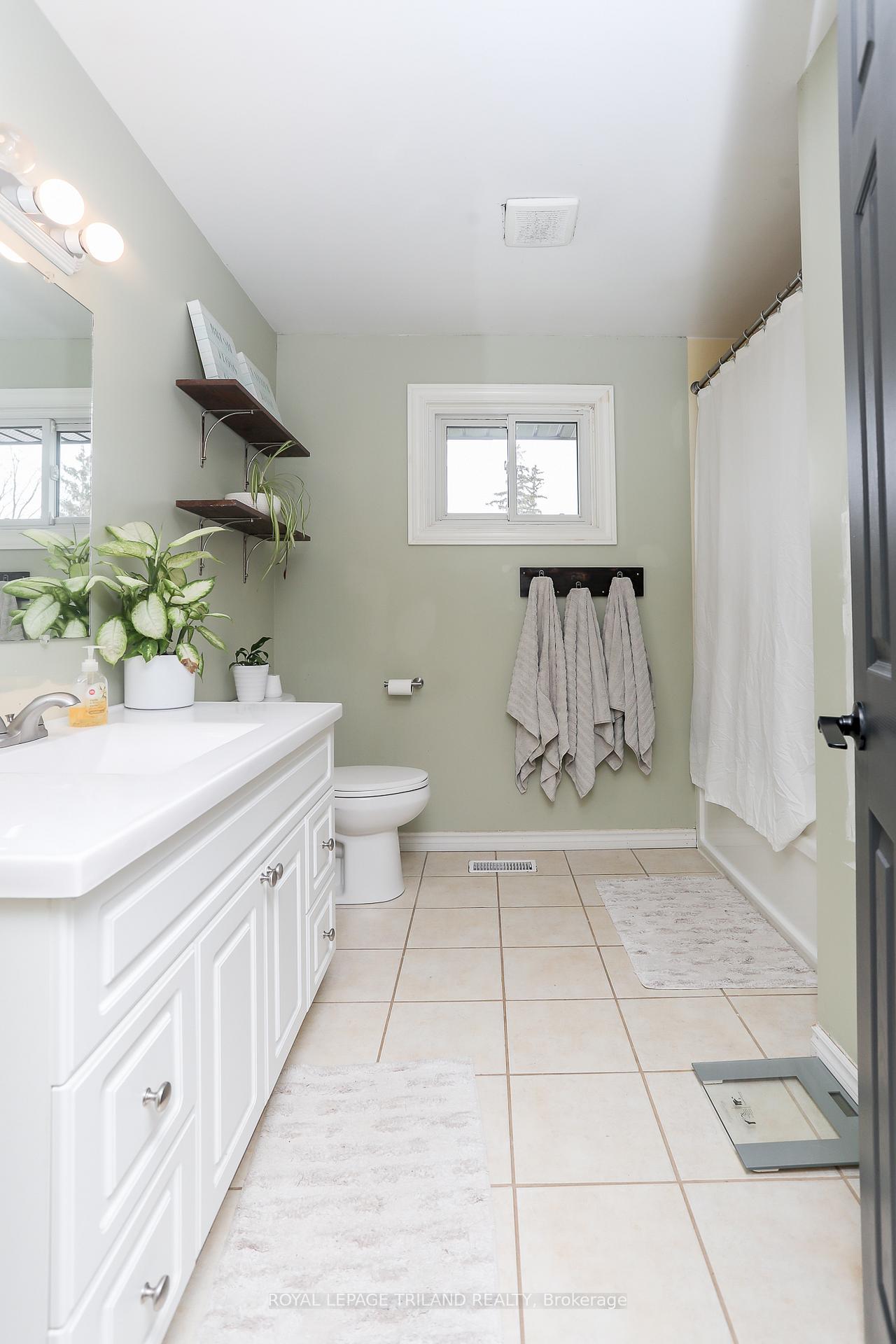 Photo 22 of 139 Coulter Avenue, Central Elgin, Rural Central Elgin — HOMEH