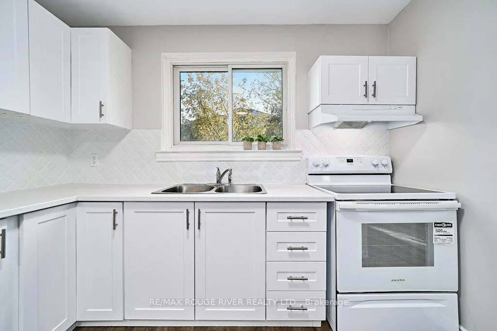 Photo 12 of Unit 79, 120 Nonquon Road, Oshawa, Centennial — HOMEH