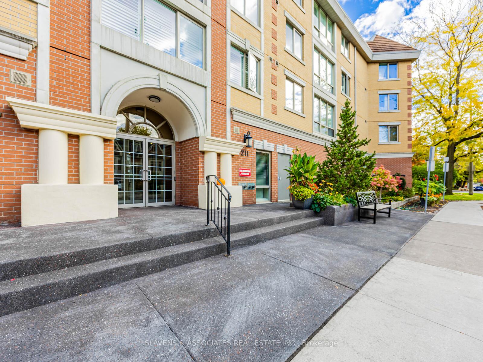 Photo 2 of Unit 216, 211 Randolph Road, Toronto, Leaside — HOMEH