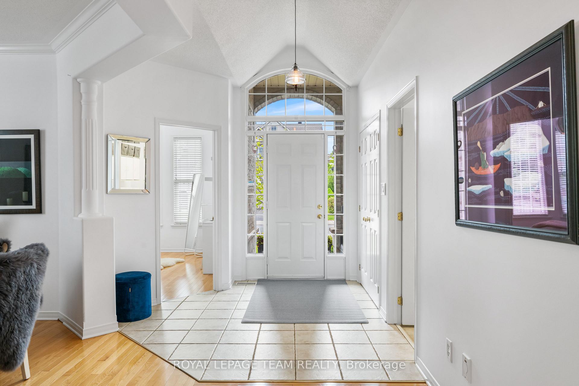 Photo 2 of 22 Leatherwood Crescent, Ottawa, Barrhaven - Stonebridge — HOMEH