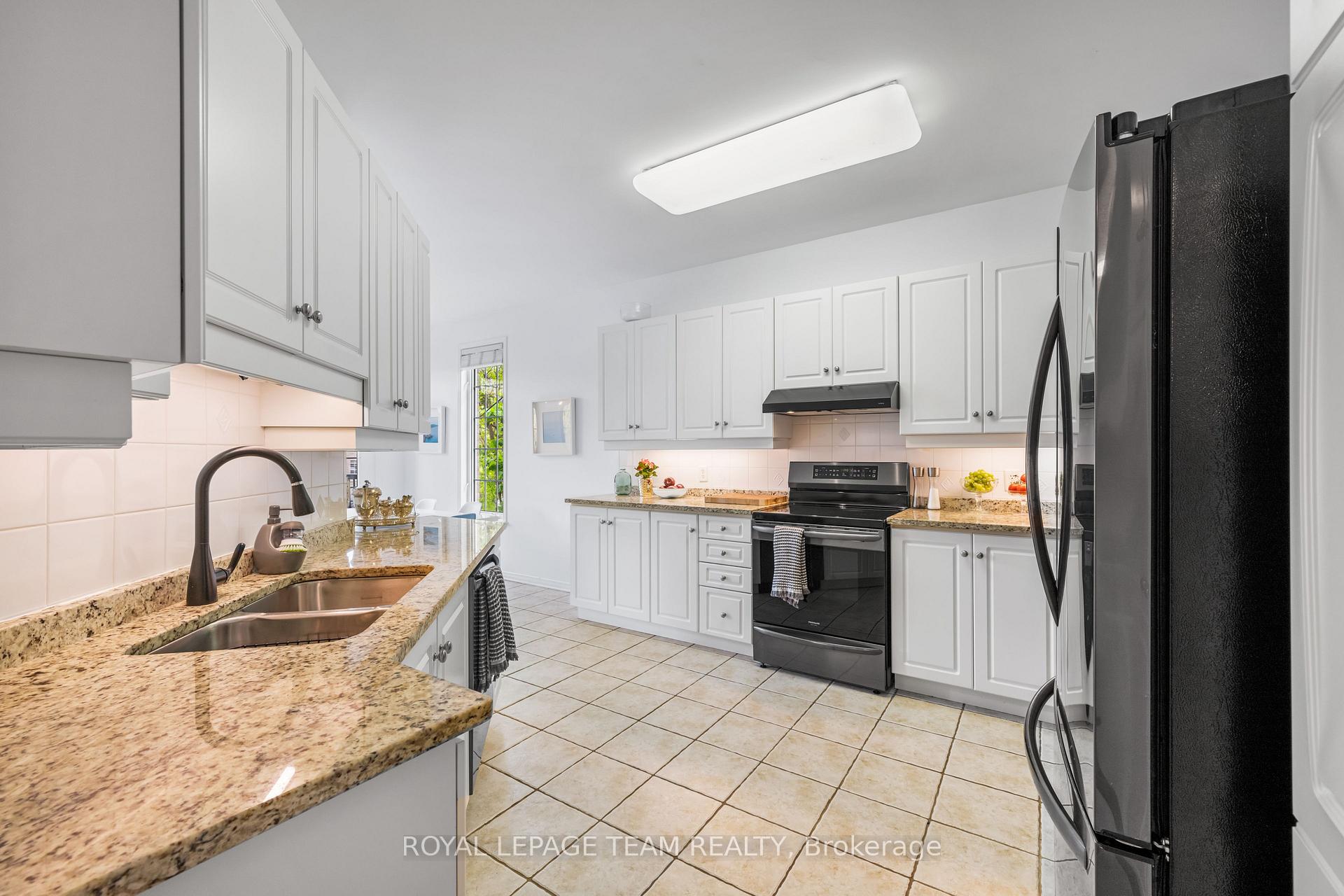 Photo 6 of 22 Leatherwood Crescent, Ottawa, Barrhaven - Stonebridge — HOMEH