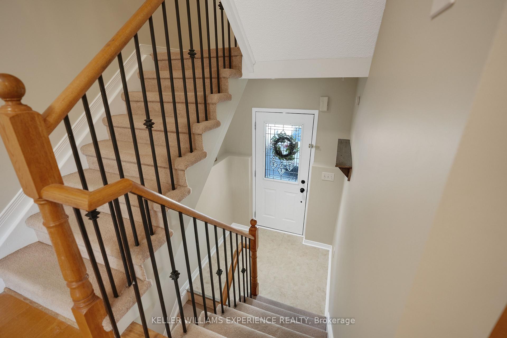 Photo 3 of Unit A4, 440 Yonge Street, Barrie, Painswick North — HOMEH