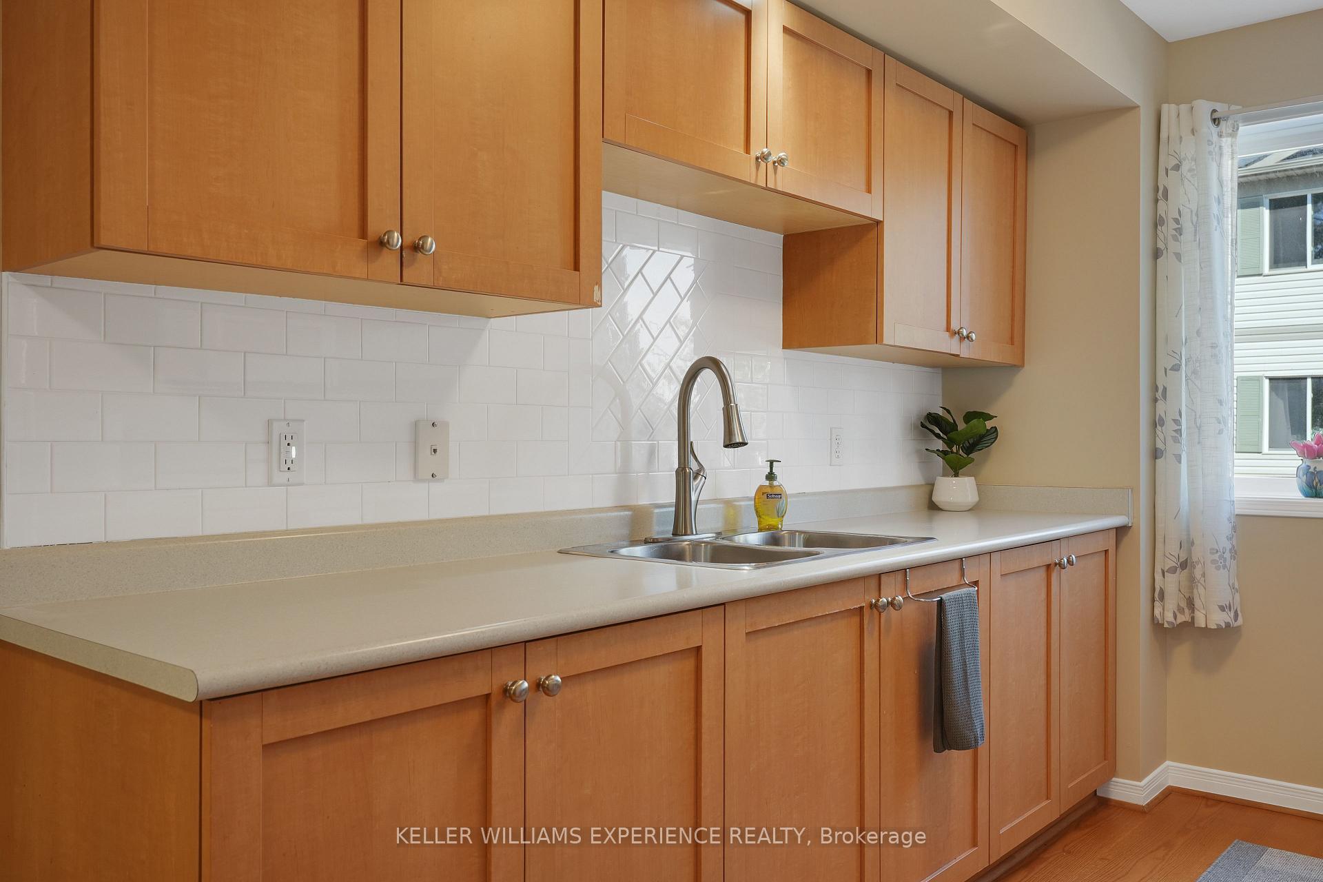Photo 10 of Unit A4, 440 Yonge Street, Barrie, Painswick North — HOMEH