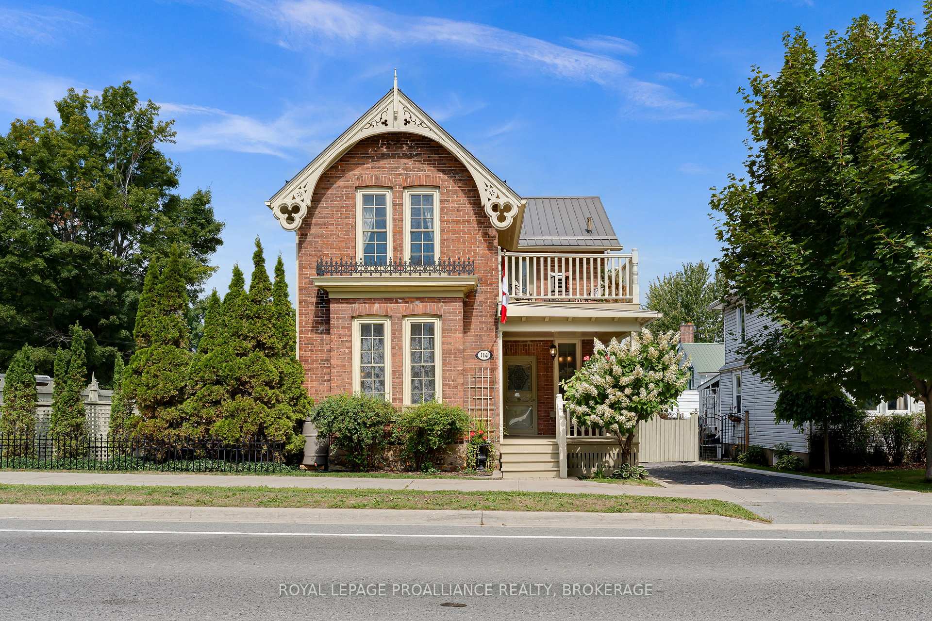 Front of 114 King Street W