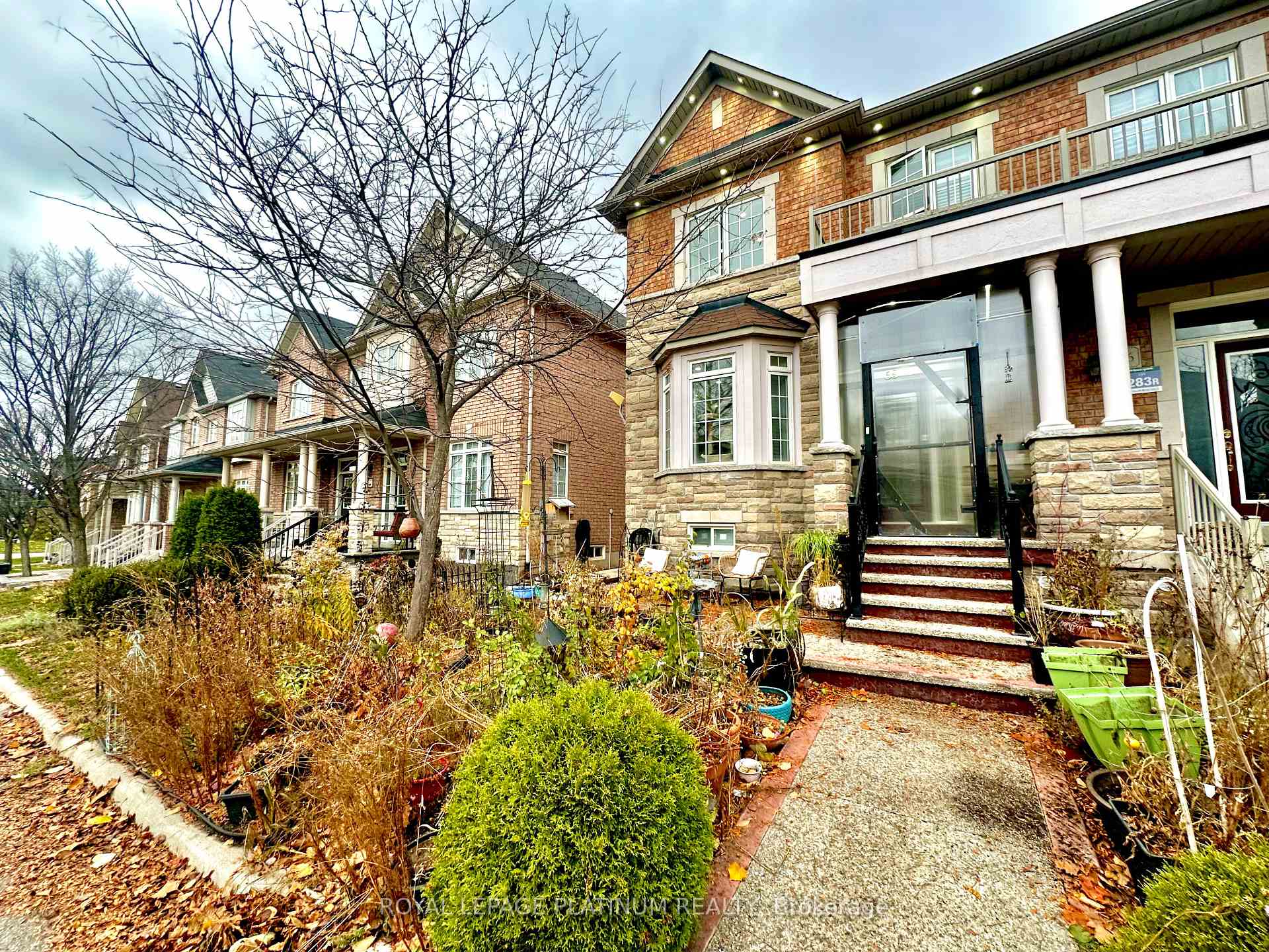 Photo 2 of 68 Fallmeadow Circle, Brampton, Credit Valley — HOMEH