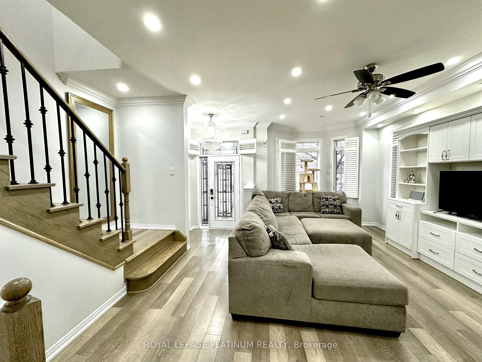 Photo 5 of 68 Fallmeadow Circle, Brampton, Credit Valley — HOMEH