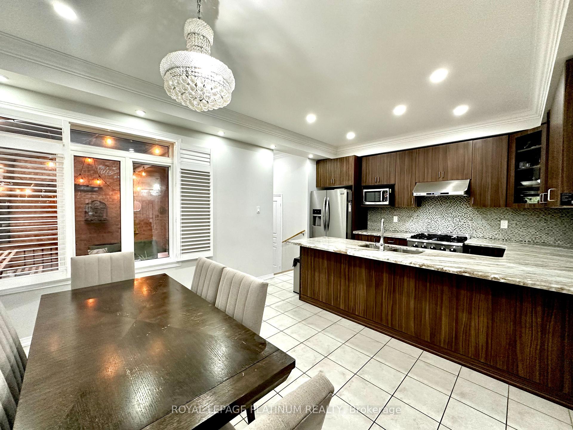 Photo 17 of 68 Fallmeadow Circle, Brampton, Credit Valley — HOMEH