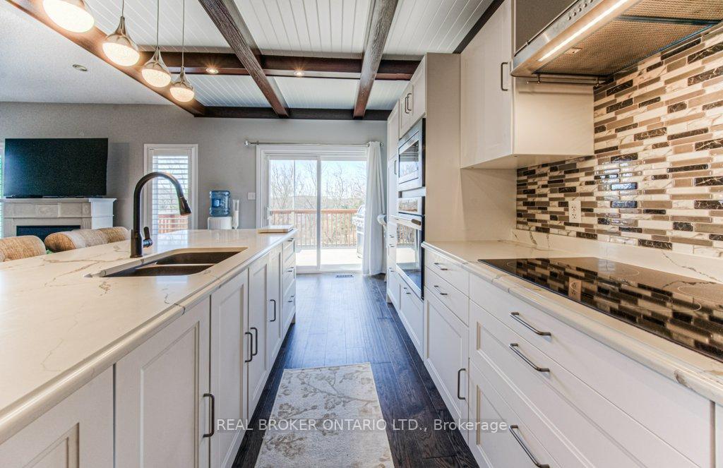 Photo 17 of Unit 4, 900 Doon Village Road, Kitchener — HOMEH