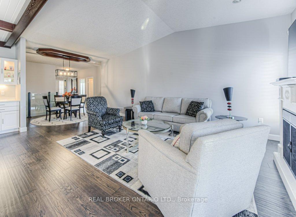 Photo 61 of Unit 4, 900 Doon Village Road, Kitchener — HOMEH