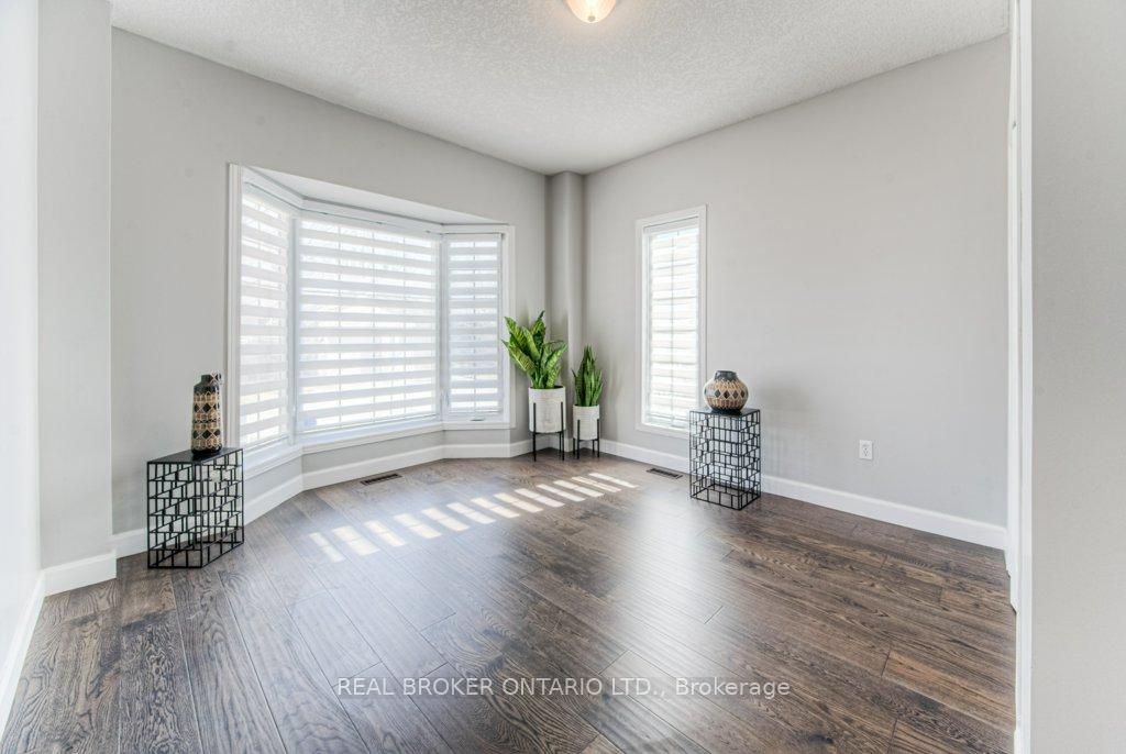 Photo 69 of Unit 4, 900 Doon Village Road, Kitchener — HOMEH