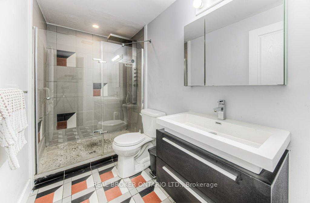Photo 76 of Unit 4, 900 Doon Village Road, Kitchener — HOMEH