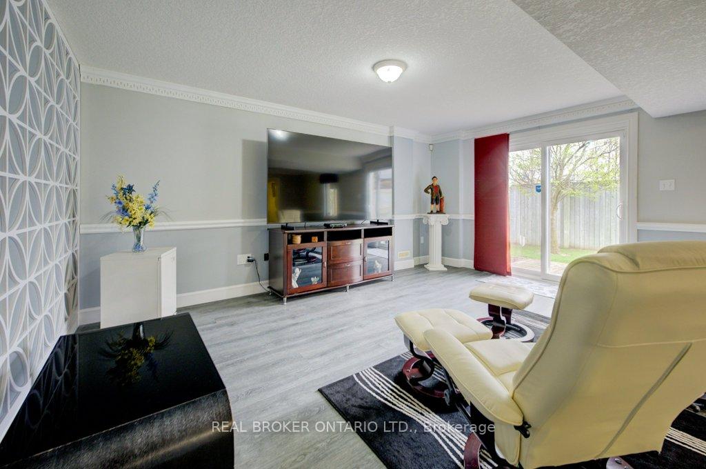Photo 80 of Unit 4, 900 Doon Village Road, Kitchener — HOMEH