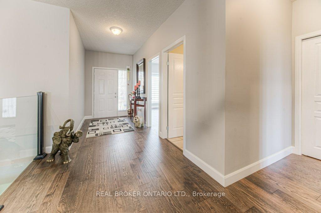 Photo 25 of Unit 4, 900 Doon Village Road, Kitchener — HOMEH