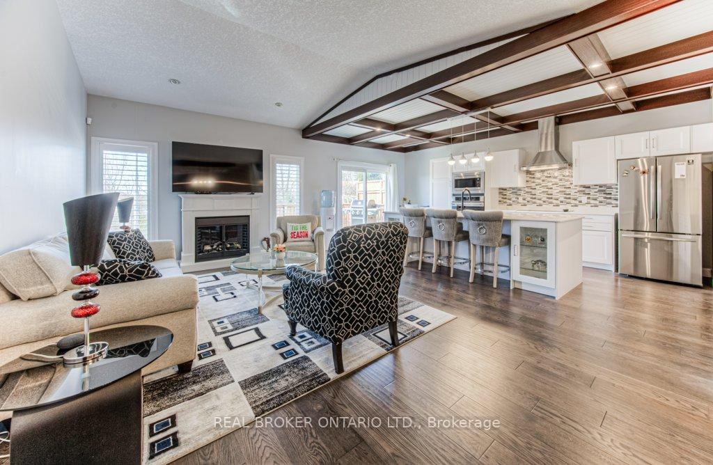 Photo 28 of Unit 4, 900 Doon Village Road, Kitchener — HOMEH