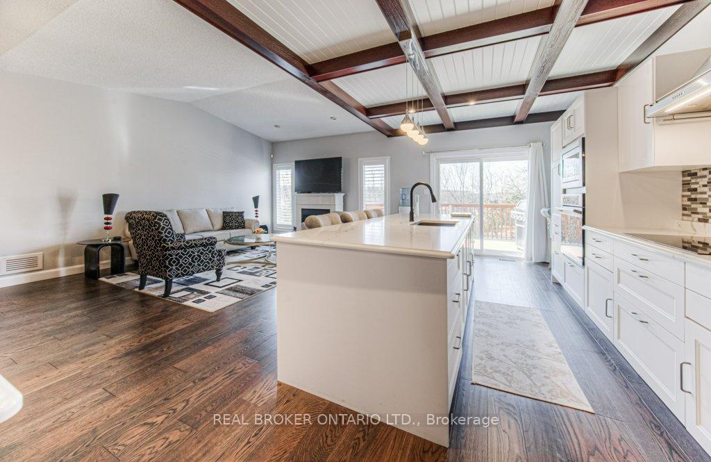 Photo 34 of Unit 4, 900 Doon Village Road, Kitchener — HOMEH