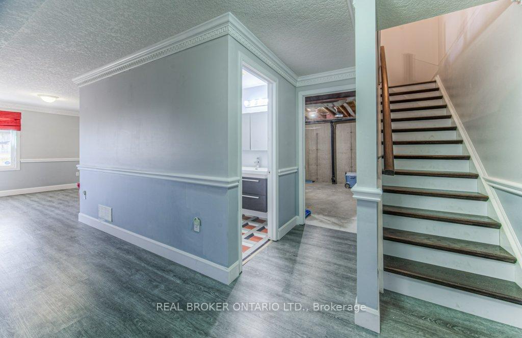 Photo 55 of Unit 4, 900 Doon Village Road, Kitchener — HOMEH