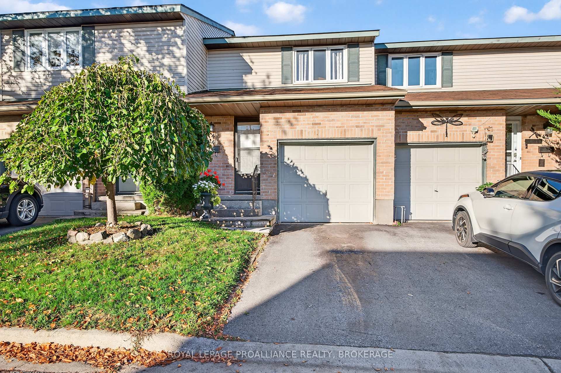 Photo 1 of 44 St Pauls Place, Kingston, West of Sir John A. Blvd — HOMEH