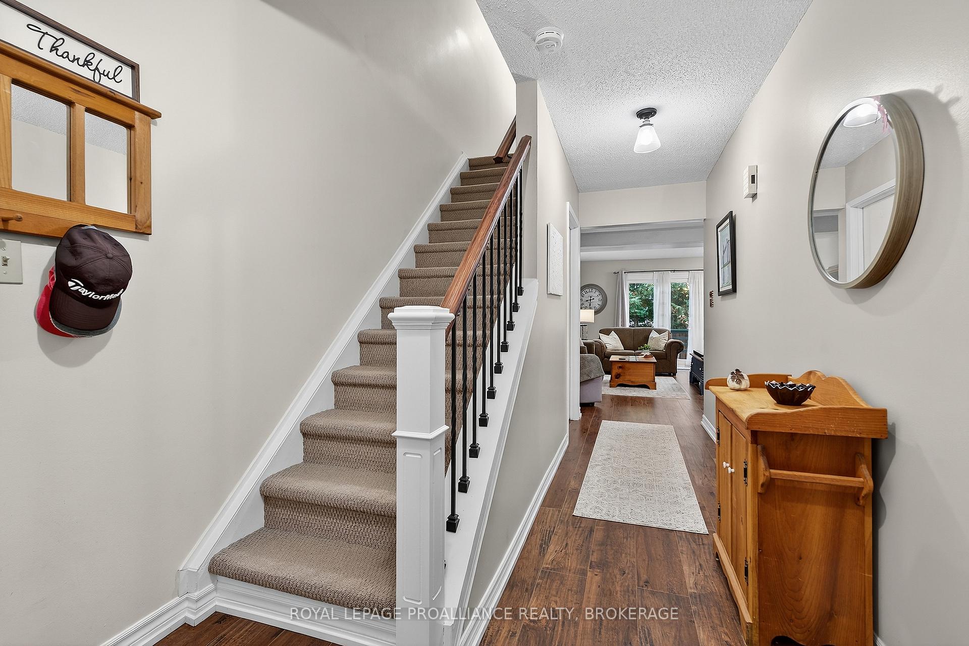 Photo 5 of 44 St Pauls Place, Kingston, West of Sir John A. Blvd — HOMEH