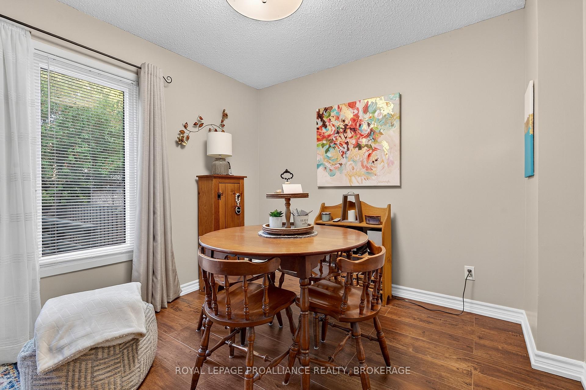 Photo 9 of 44 St Pauls Place, Kingston, West of Sir John A. Blvd — HOMEH