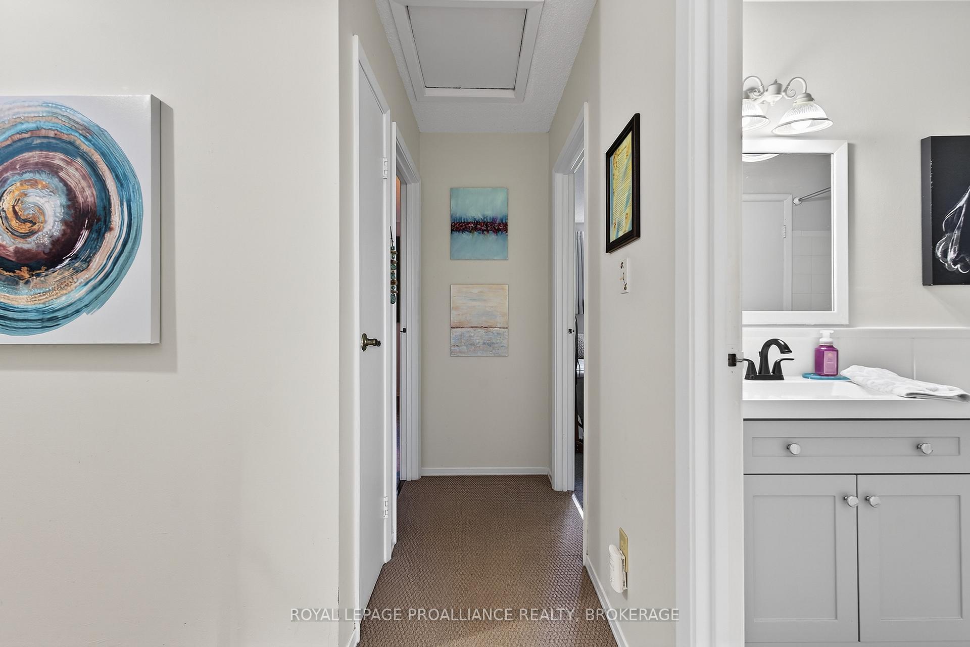 Photo 17 of 44 St Pauls Place, Kingston, West of Sir John A. Blvd — HOMEH