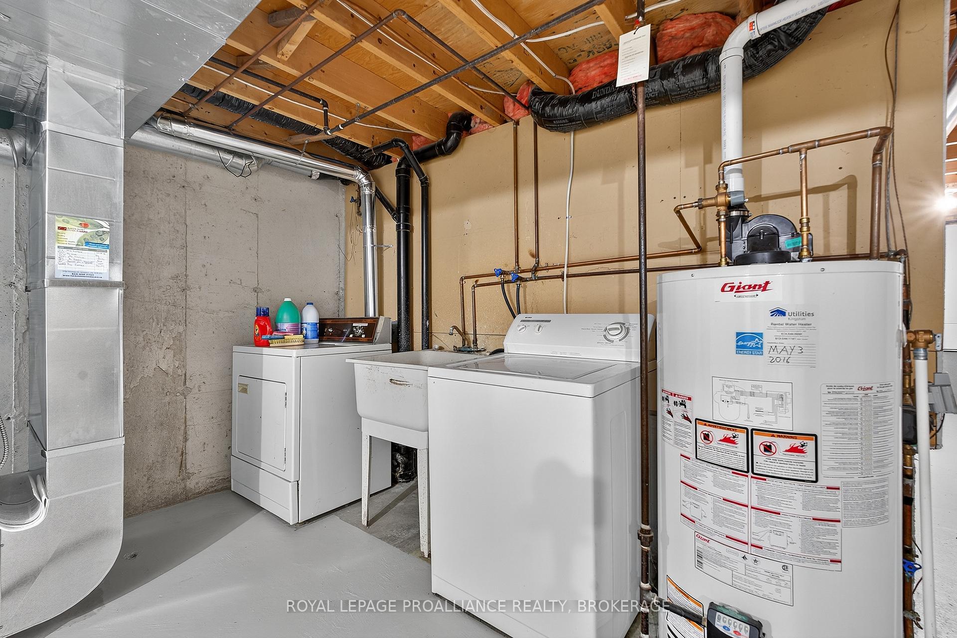 Photo 24 of 44 St Pauls Place, Kingston, West of Sir John A. Blvd — HOMEH