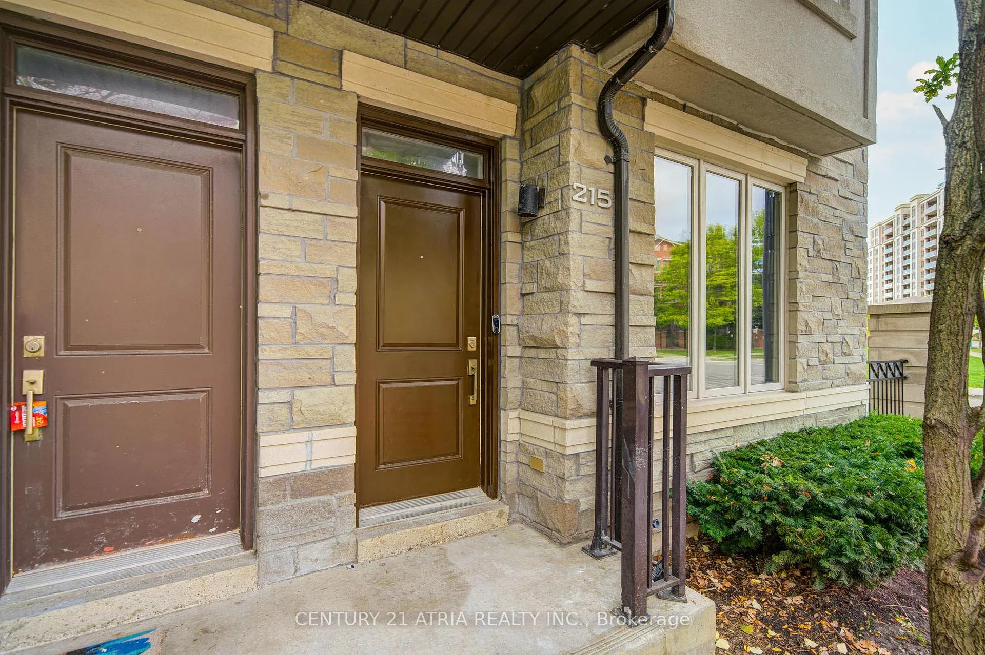 Photo 1 of 215 South park Road, Markham, Commerce Valley — HOMEH