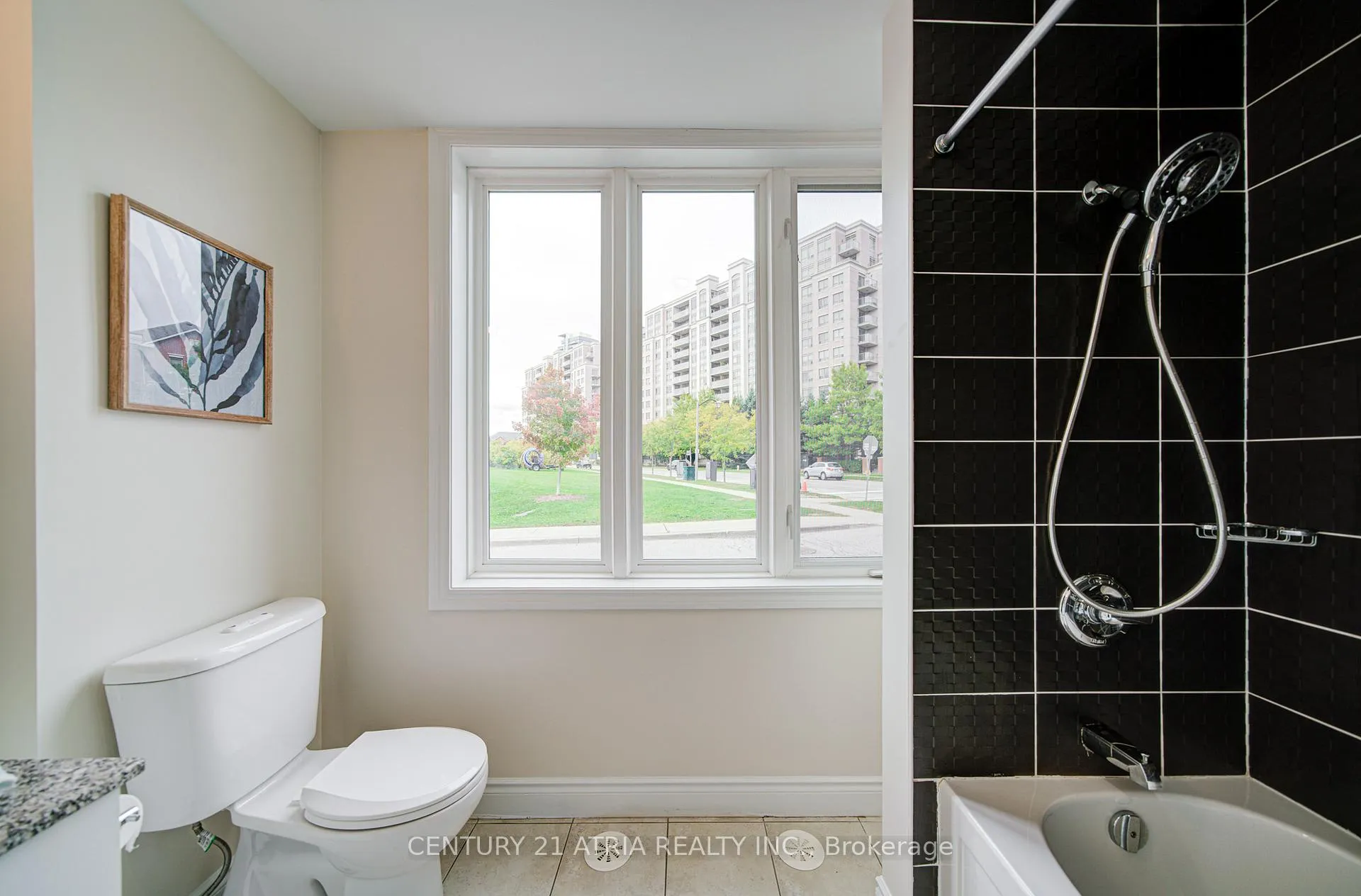 Photo 11 of 215 South park Road, Markham, Commerce Valley — HOMEH