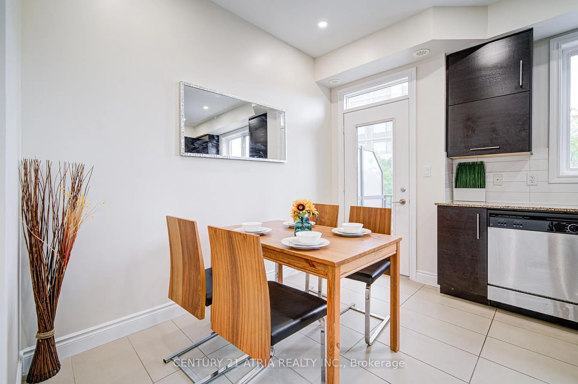 Photo 24 of 215 South park Road, Markham, Commerce Valley — HOMEH