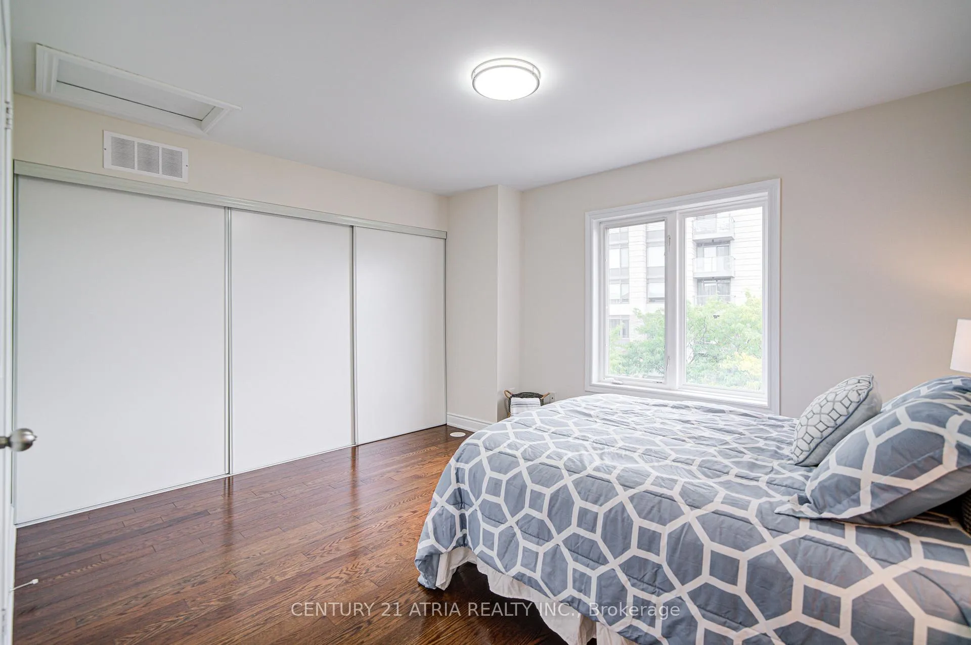 Photo 27 of 215 South park Road, Markham, Commerce Valley — HOMEH